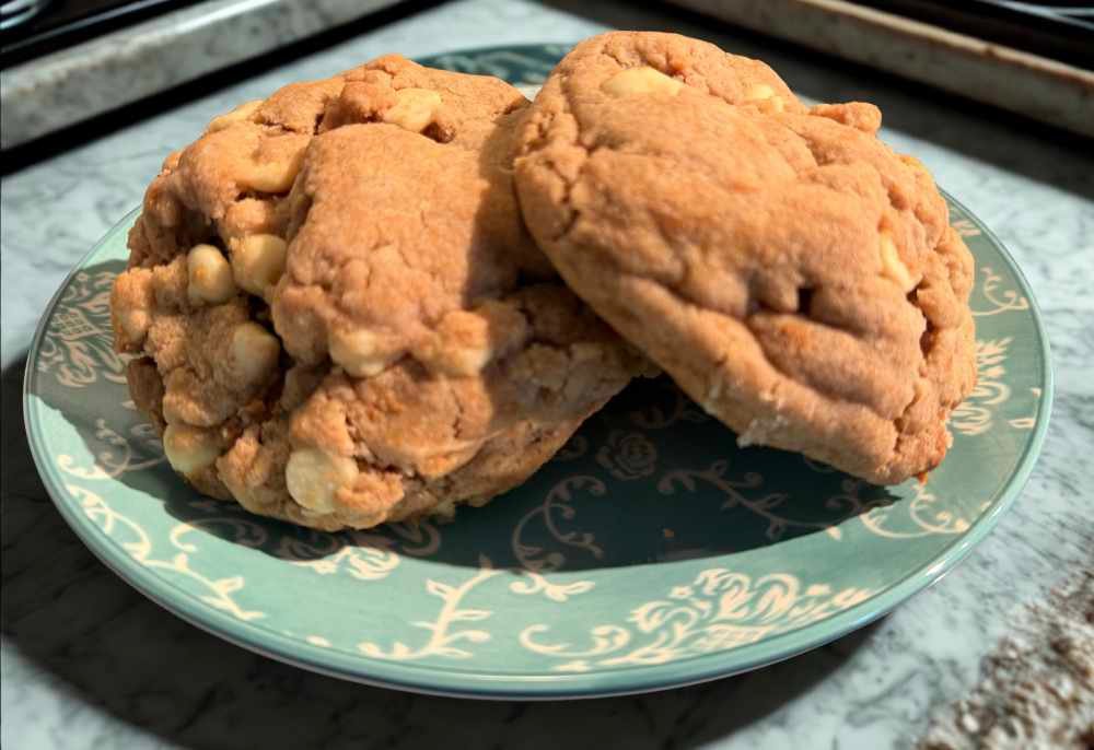 Biscoff Browned Butter Stuffed Cookies